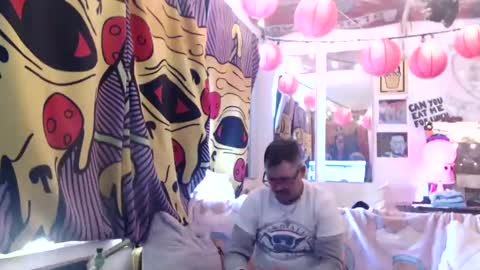 Snapshot of hankrams chatting on 10-18-25, 07:14 hank rams online show from 10-18-25, 07:14