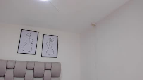 hanna__evans_ online show from 09-14-25, 03:05