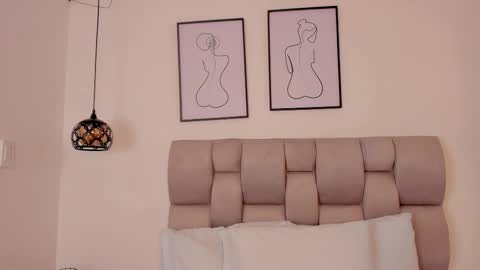 hanna__evans_ online show from 09-25-25, 11:47