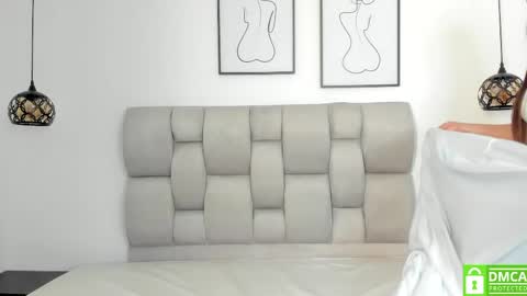 hanna__evans_ online show from 04-22-26, 12:28