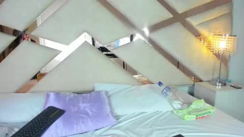 Snapshot of hanna_azumi_ chatting on 01-20-25, 02:22  hanna  online show from 01-20-25, 02:22