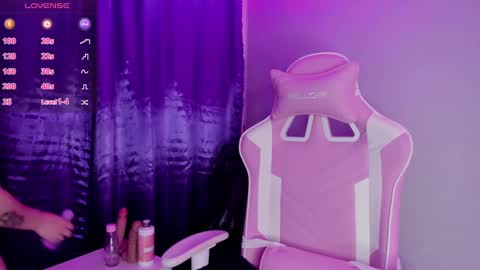 Snapshot of hanna_azumi_ chatting on 01-23-25, 03:05  hanna  online show from 01-23-25, 03:05