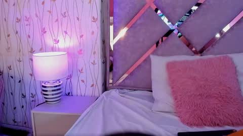 Snapshot of hanna_azumi_ chatting on 01-27-25, 01:59  hanna  online show from 01-27-25, 01:59