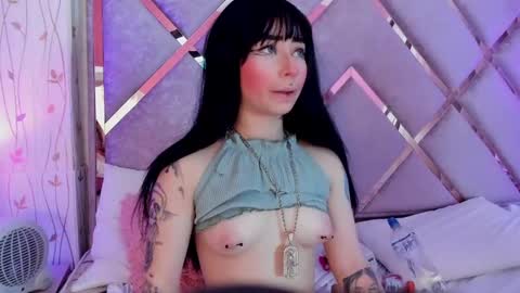 Snapshot of hanna_azumi_ chatting on 01-27-25, 05:03  hanna  online show from 01-27-25, 05:03