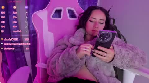 Snapshot of hanna_azumi_ chatting on 02-17-25, 06:53  hanna  online show from 02-17-25, 06:53