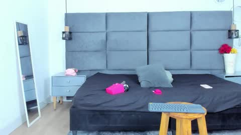 Snapshot of hanna_castro chatting on 11-27-25, 04:09 Hanna Castro online show from 11-27-25, 04:09