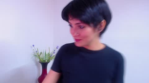 Sara online show from 01-14-25, 07:21