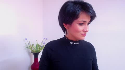 Sara online show from 01-20-25, 05:27