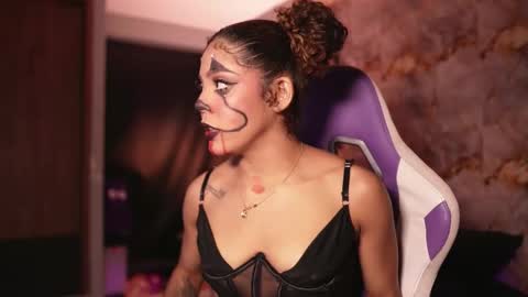 Snapshot of hanna_chris chatting on 10-29-25, 11:17 HANNA online show from 10-29-25, 11:17