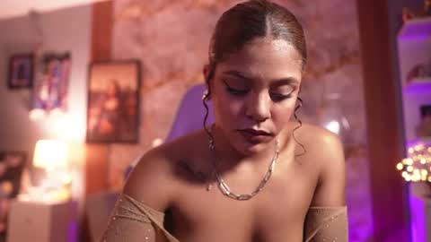 Snapshot of hanna_chris chatting on 11-24-25, 11:04 HANNA online show from 11-24-25, 11:04