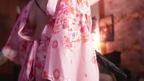 Snapshot of hanna_chris chatting on 12-01-25, 11:10 HANNA online show from 12-01-25, 11:10