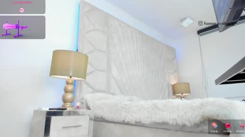 Snapshot of hanna_evanns_ chatting on 12-24-24, 04:22 Hanna online show from 12-24-24, 04:22