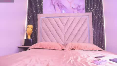 Snapshot of hanna_evanns_ chatting on 09-08-25, 08:19 Hanna online show from 09-08-25, 08:19