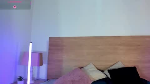 Snapshot of hanna_garciia chatting on 12-13-25, 07:53 online show from 12-13-25, 07:53