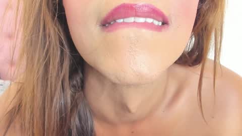 Snapshot of hanna_keller1 chatting on 12-21-24, 08:39 Welcome Guys Im hannaHoney online show from 12-21-24, 08:39