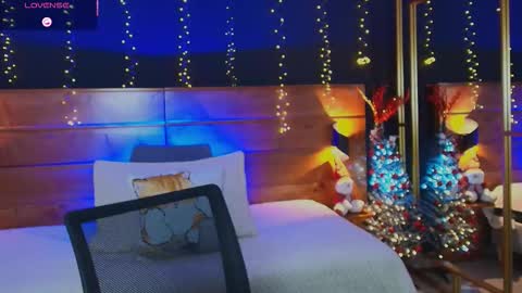 Snapshot of hanna_kimura chatting on 11-27-25, 02:57 Hanna online show from 11-27-25, 02:57