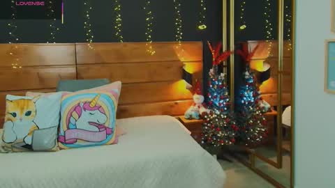 Snapshot of hanna_kimura chatting on 11-30-25, 07:18 Hanna online show from 11-30-25, 07:18