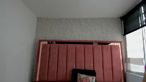 Snapshot of hanna_lee__ chatting on 10-09-25, 07:34  H A N N A  online show from 10-09-25, 07:34