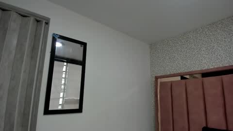 Snapshot of hanna_lee__ chatting on 10-11-25, 07:45  H A N N A  online show from 10-11-25, 07:45