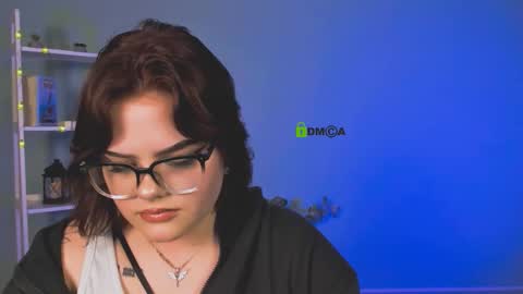 hanna_lips_ online show from 12-18-25, 08:15