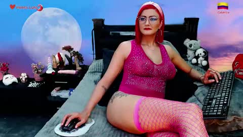 Snapshot of hanna_luna chatting on 11-23-25, 07:30 Hanna online show from 11-23-25, 07:30