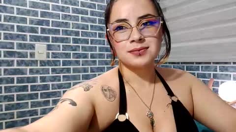 Snapshot of hanna_moons chatting on 03-22-26, 02:48 hanna_moons online show from 03-22-26, 02:48