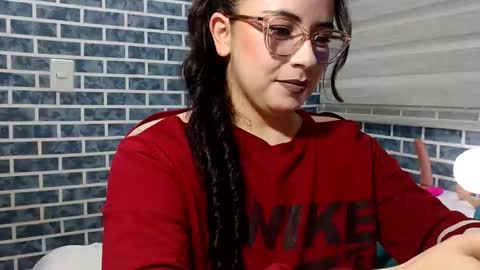 Snapshot of hanna_moons chatting on 04-08-26, 01:49 hanna_moons online show from 04-08-26, 01:49