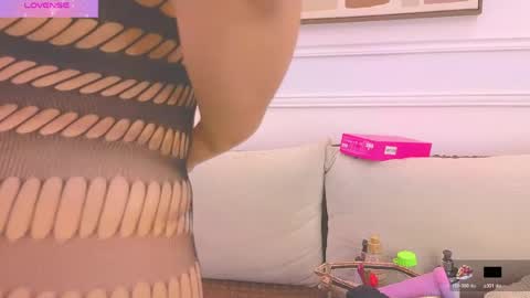 Snapshot of hanna_squirt_1 chatting on 05-10-26, 10:53 HANNA SOFIA online show from 05-10-26, 10:53