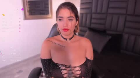 Snapshot of hanna_vasquez chatting on 02-04-25, 08:28 Hanna online show from 02-04-25, 08:28