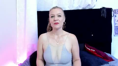 hanna_vell11 online show from 02-03-26, 03:15