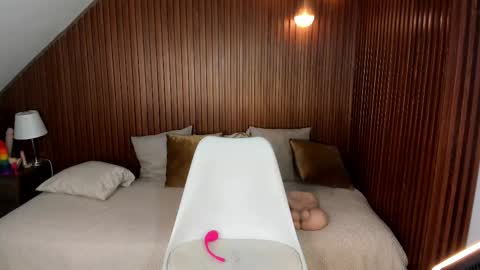 Snapshot of hanna_weist1 chatting on 11-26-25, 05:19 Akane Tendo online show from 11-26-25, 05:19