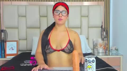 HannaClaire online show from 09-19-25, 05:09