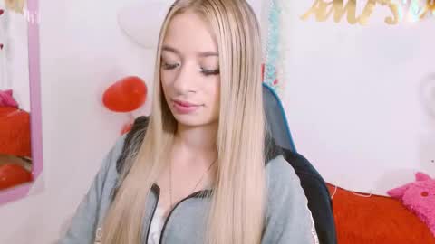 Hannah 027 online show from 09-13-25, 11:43