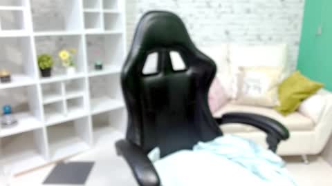 Hannah  online show from 11-16-25, 11:16