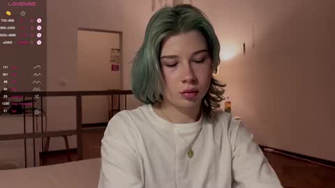 Snapshot of hannah_allin chatting on 02-22-25, 05:24 Hannah Allin online show from 02-22-25, 05:24