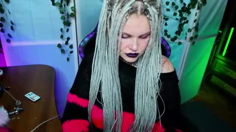 Hannah online show from 11-13-25, 10:19