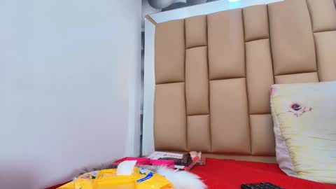 hannah_teehn online show from 12-02-25, 07:09