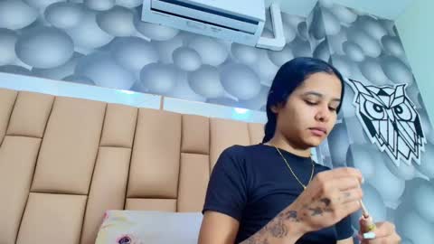 hannah_teehn online show from 12-16-25, 07:08