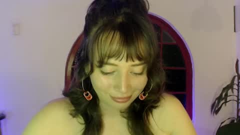 Snapshot of hannah_valhalla chatting on 02-13-25, 04:00 Hannah online show from 02-13-25, 04:00