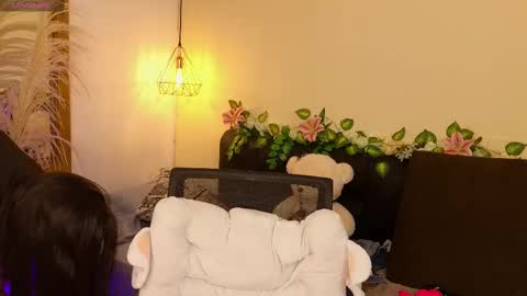Snapshot of hannah_williams1 chatting on 09-17-25, 09:16 Hannah Williams online show from 09-17-25, 09:16