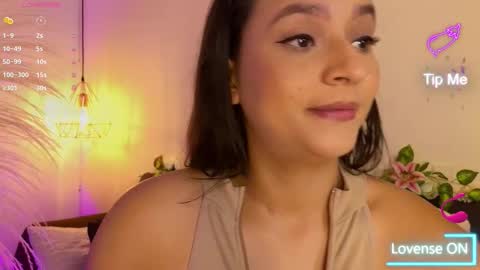 Snapshot of hannah_williams1 chatting on 10-24-25, 09:11 Hannah Williams online show from 10-24-25, 09:11
