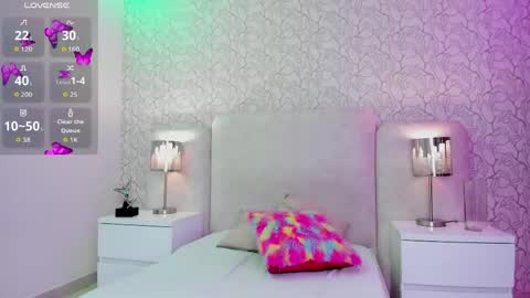 Snapshot of hannah_willian chatting on 05-06-26, 11:26 online show from 05-06-26, 11:26
