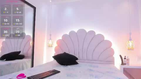 Snapshot of hannah_willian chatting on 06-16-26, 11:57 online show from 06-16-26, 11:57