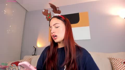 Snapshot of hannah_xoxo_ chatting on 12-11-24, 01:26 Hannah online show from 12-11-24, 01:26