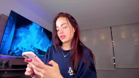 Snapshot of hannah_xoxo_ chatting on 12-28-24, 03:37 Hannah online show from 12-28-24, 03:37