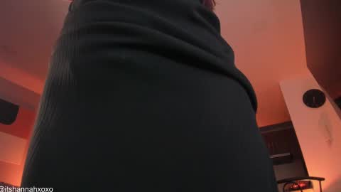 Snapshot of hannah_xoxo_ chatting on 02-14-25, 11:31 Hannah online show from 02-14-25, 11:31