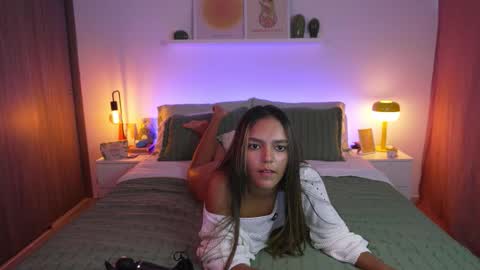 HANNAH online show from 03-11-26, 08:59