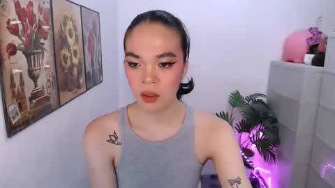 Snapshot of hannahforyou chatting on 05-03-26, 12:38 HANNAH online show from 05-03-26, 12:38