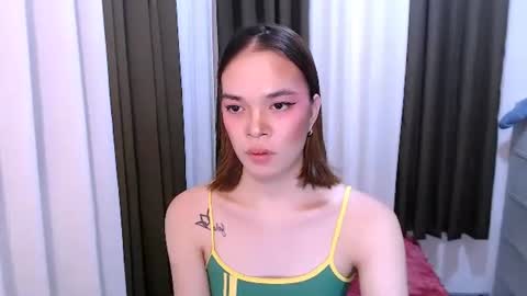 Snapshot of hannahforyou chatting on 05-27-26, 01:57 HANNAH online show from 05-27-26, 01:57