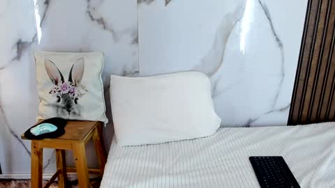 Snapshot of hannahill69 chatting on 12-24-24, 04:44 Hannahill69 online show from 12-24-24, 04:44